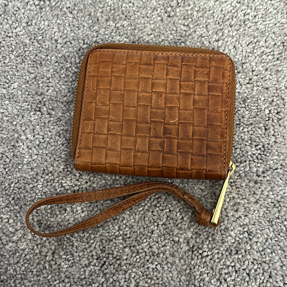 Leather weave pattern card case wristlet